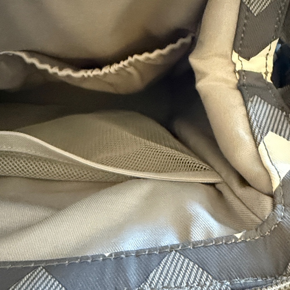 Maevn Women's Chevron Backpack - Grey and White - Picture 17 of 17